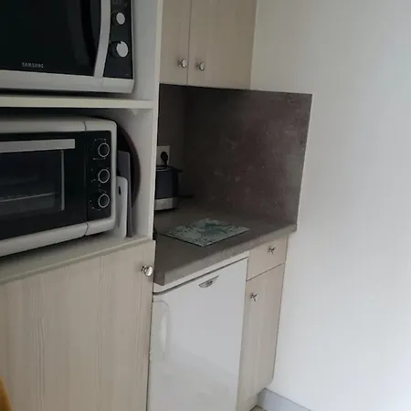 1 Bedroom - Near The Apartment