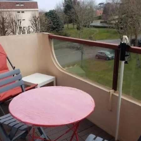 1 Bedroom - Near The *