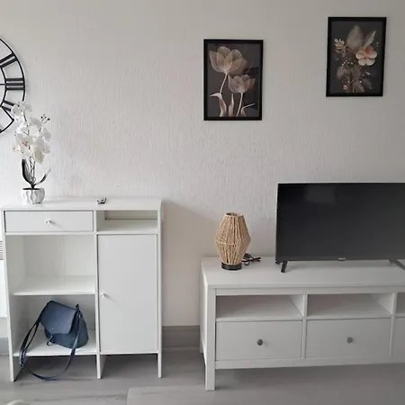 Apartment 1 Bedroom - Near The *