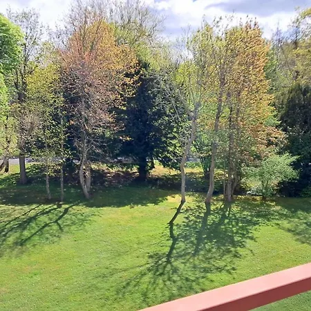 1 Bedroom - Near The *