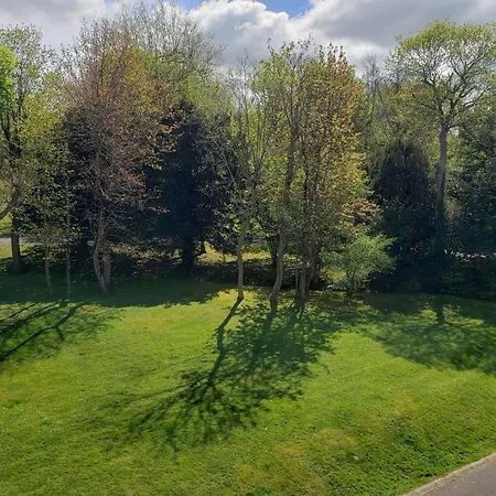 1 Bedroom - Near The Вилле-сюр-Мер